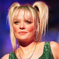 That is a fashion secret that will help 90's hairstyles have a lot of simplicity and cuteness. 16 Of Our Favorite 90s Hairstyles