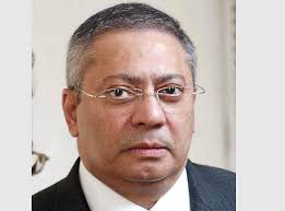 Người bảo hộ của bạo quân là ma nữ tàn độc. Return Of Rashid Hussain To Banking On The Cards