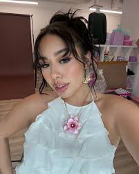 Sabrina Tam♡ (@sabrinaatam) • Instagram photos and videos