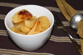 Si cocina en el horno microondas, después debe dejar la puerta abierta del horno por algunos minutos, así se ventilará y echará afuera los olores de la comida para lograr una buena consistencia en sus bizcochos cocinados en el horno microondas, debe cocinarlos con recipientes de plástico. Receta De Manzanas Asadas En Microondas