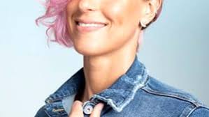 Federica pellegrini, nuovo look capelli: Capelli Rosa Per Federica Pellegrini Ecco L Ultimo Colpo Di Testa Della Nuotatrice Foto