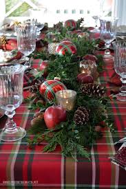30 Absolutely Stunning Ideas For Christmas Table Decorations