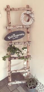 Regal mit birkenstämmen selber bauen. Birkenkopfdekoration Diy Lebensideen Haus Birkenkopfdekoration Diy Ha Birch Head Decoration Diy Ideas For L Branch Decor Ladder Decor Spring Diy