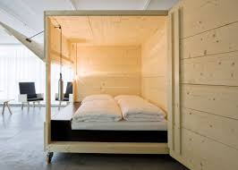 Bed&wheels | het online platform om een camper, caravan of vouwwagen te verhuren of huren. Atelierhouse Studio Apartment In Italy With Retractable Boxy Beds On Wheels Homecrux