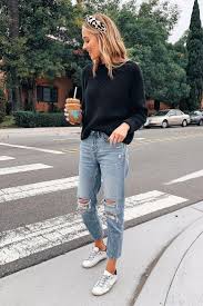 Comfy Jean Outfits Woman Fashion Fashionoutfits Fashiontrend Fashiontrendsoutfits Jeans Skinnyjeans Fashion Jackson Comfy Jeans Outfit Ripped Mom Jeans