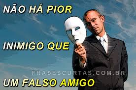 Mas a verdadeira amizade dá nova vida e animação ao objeto que sustenta. Frases Sobre Falsidade Frases De Falso Amor Amizade Falsa Mensagens E Frases