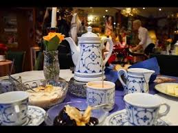 Bergische Kaffeetafel Im Nostalgie Cafe In Velbert Neviges Bergische Kaffeetafel Kaffeetafel Cafe