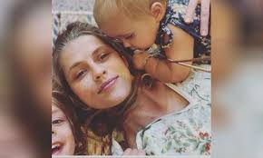 Teresa mary palmer is an australian actress, writer, model, and film producer. Teresa Palmer S Devastating Story Behind New Book Zen Mamas Kidspot