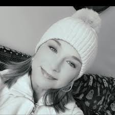 Where can I get my nails done with cool dip designs in Jeffersonville, IN?