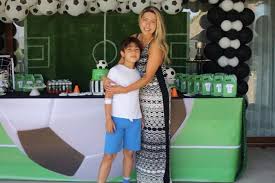 Generaciones más jóvenes y con mayor escolaridad, entre otros ámbitos relevantes. Daniela Aranguiz Mostro El Nuevo Tatuaje De Su Hijo Jorge Radio Corazon