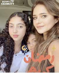 نيللي كريم بطلة «كازابلانكا 2». Ù†ÙŠÙ„Ù„ÙŠ ÙƒØ±ÙŠÙ… Ù…Ø¹ Ø§Ø¨Ù†ØªÙŠÙ‡Ø§ ÙˆÙ„Ø§ Ø´Ø¨Ù‡ Ø¨ÙŠÙ†Ù‡Ù…Ø§ ØµÙˆØ±Ø© Ù…Ø¬Ù„Ø© Ø§Ù„Ø¬Ø±Ø³