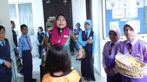 Pada awal pembukaannya, sekolah ini dinamakan sekolah kebangsaan taman seri alam 1. Aaliyah Honoured By Her School Sk Bandar Seri Putra On 13 02 12 Part I Youtube