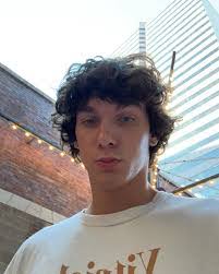 Ryan Murden's Instagram, Twitter & Facebook