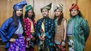 Sejarah melaka bermula dengan pengasasan kesultanan melaka oleh parameswara, seorang bangsawan srivijaya dari dengan demikian melaka mengendalikan sepenuhnya kedua pesisir yang mengapit selat malaka. Seri Dewa Raja Lelaki Metrosexual Kesultanan Melayu Melaka The Patriots