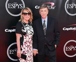June 12, 1941) is an american sportscaster. Hall Of Fame Announcer Marv Albert To Retire After 2021 Nba Eastern Conference Finals Bleacher Report Latest News Videos And Highlights