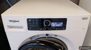 Les machines à laver avec hublot peuvent être encastrables afin de gagner en espace. Test Lave Linge Whirlpool Zendose 10 Zen Lavons Zen Les Numeriques