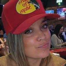 Sarah Diggs's Instagram, Twitter & Facebook