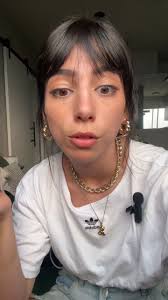 AMIGASSSSS, eu to chocada com essa noticia 😭, era só eu não sabia que  simplesmente a Swarovski é bijuteria? Comprei um recentemente, e to quase  indo la devolver... jurooo, to pasma com o exposed dessa ...