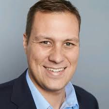 Stephan Fix's Instagram, Twitter & Facebook