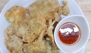 Selalunya orang masak cendawan goreng menggunakan cendawan tiram, namun pada resepi kali ini, kami ingin berkongsikan resepi cendawan goreng guna cendawan inoki pula. Cendawan Goreng Tepung Daily Makan