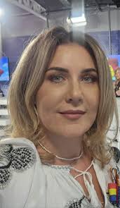 Alături de colegul meu, Dan Dungaciu , la lansarea noii lui cărți! Il  felicit încă o dată pentru toată munca si pasiunea depusă în tot ceea ce  face. Felicitări, Dan! Cu încredere