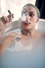 Reflections of a sunday morning. Smoking Hot Girl Imagenes Y Fotos 123rf