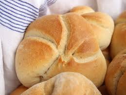 Die Wiener Kaisersemmel Familienrezept Wagners Kulinarium Semmeln Brot Selber Backen Rezept Semmeln Backen