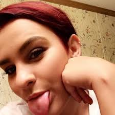 Bailey Guzman (@_baileyguzman)