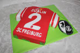 (kurz sc freiburg oder scf) ist ein fußballverein aus freiburg im breisgau. Hobby Torte De Sc Freiburg Trikot Torte Facebook
