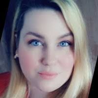 Leslie Trowbridge's Instagram, Twitter & Facebook