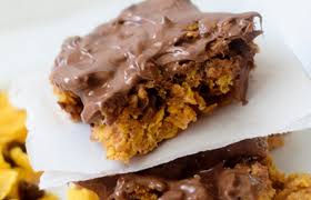 Recette De Barres Tendres Au Corn Flakes Et Choco Desserts Food Rice Krispies