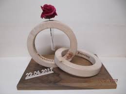 Hochzeitsgeschenk Bastelanleitung Zum Selber Basteln Brautpaar Basteln Diy Geschenke Holz Hochzeitsgeschenk