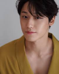 He was born on april 11, 1995 and made his debut as an actor in 2017. Lee Do Hyun Sweet Home Wiki Fandom