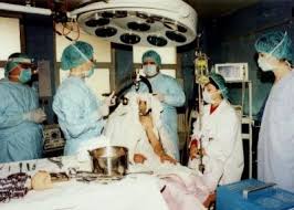 Profesor universitar şi director al clinicii de neurochirurgie a facultăţii de medicină din bucureşti, medicul sucevean constantin arseni a pus bazele neurochirurgiei româneşti împreună cu mentorul său dumitru bagdasar. Spitalul Clinic De Urgenta Prof Dr Bagdasar Arseni Bucuresti Ghidul Serviciilor Mobile