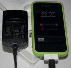 The iphone 4 uses the old 32 pin dock usb chargers previously used on a number of ipods long before the . Hands On With The Iphone Micro Usb Plug And Third Party Chargers Ars Technica