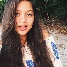 Lindsay Whaley's Instagram, Twitter & Facebook