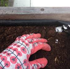 Building A Small Raised Bed Perfect For Balcony And Terrace Decor Ideas For You 2018 Hochbeet Hochbeet Bauen Bepflanzung