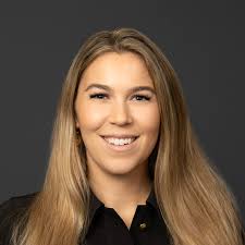 Caroline Malik's Instagram, Twitter & Facebook