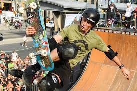 Sep 28, 2015 · who is tony hawk? Tony Hawk X Vans Die Skateboard Legende Wird Neuer Markenbotschafter Von Vans Gq Germany