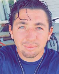 Devan Salazar (@salazar_devan)