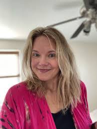 Maureen Mcqueen's Instagram, Twitter & Facebook