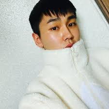 More meanings for 화보 (hwabo). ë¹„íˆ¬ë¹„ ì •ì¼í›ˆ í•˜ì–€ ì í¼ë¥¼ ìž…ì—ˆì„ ë¿ì¸ë° í›ˆí›ˆí•¨ì´ í•œë„ì´ˆê³¼