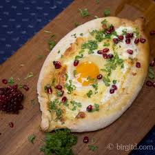 Brote Aus Aller Welt Chatschapuri Adscharuli Georgische Hefeteigschiffchen Rezept Georgische Rezepte Chatschapuri Rezepte