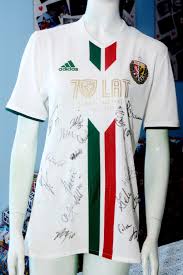 Zobacz jak będą wyglądać, klikając w galerię zdjęć powyżej. Koszulka Wks Slask Wroclaw Na Licytacje 2128395062 Oficjalne Archiwum Allegro