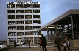 Tornados, die schnellsten wirbelstürme der erde, geben der forschung noch immer rätsel auf. Ein Blick Auf Zerstorte Viertel In Pforzheim Stuttgarter Nachrichten
