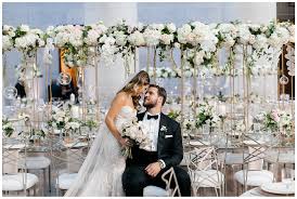 With beautiful backdrops and awesome props, we work to create a memorable and fun experience. Ohio Statehouse Wedding In Columbus Oh