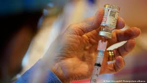 Aprenda acerca de los datos de seguridad, eficacia y datos demográficos de los ensayos clínicos. Vacuna De Moderna Altamente Efectiva En Adolescentes Contra Covid 19 Coronavirus Dw 25 05 2021