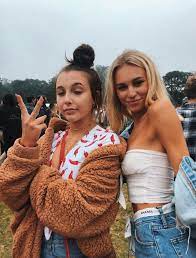 Slim Girls Outfit Ideas Emma Chamberlain On Stylevore