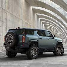 The 2022 gmc hummer ev pickup is here and it looks even wilder than we could have guessed. 2024 Gmc Hummer Ev Suv Will Be On Sale In 2023 For 105 595