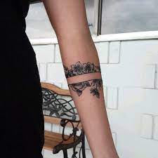 132 Likes 3 Comments Breeezy Breezy Tattoos On Instagram Finished This Floral Arm Band Today Arm Band Tattoo For Women Tattoos Arm Band Tattoo